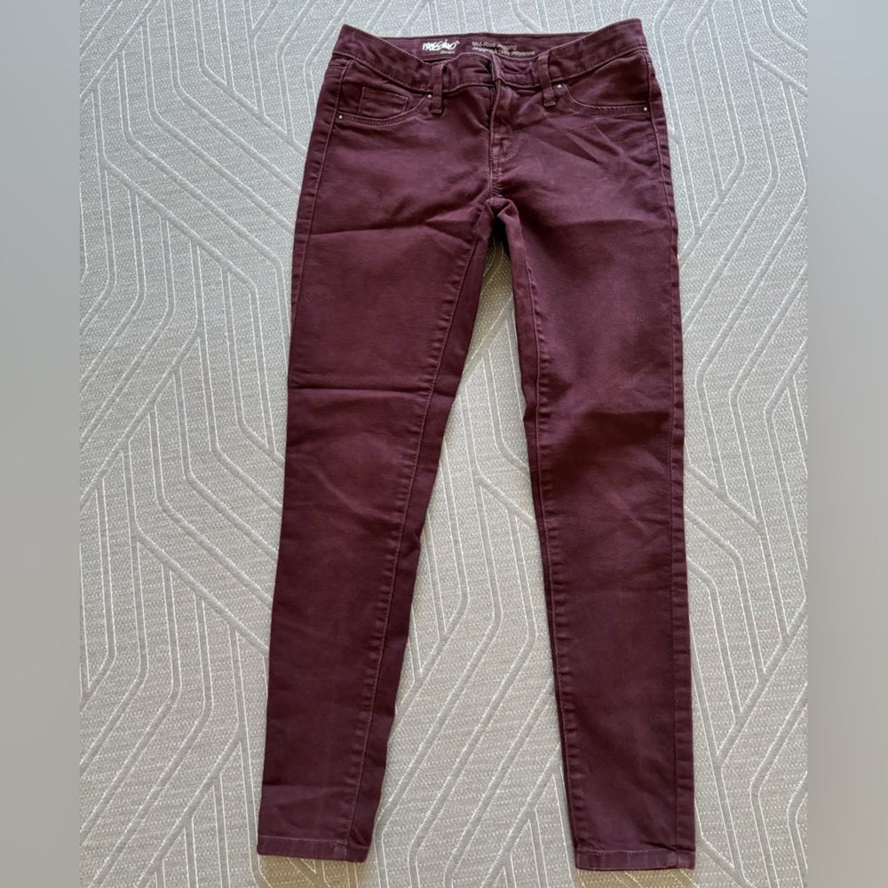 Women's Maroon Mid-Rise Jeggings